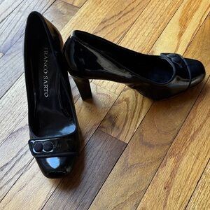 Franco Sarto Black Patent Leather Heels like new in SZ 5.5